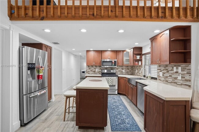 Building Photo - 15006 SW 141st Ct