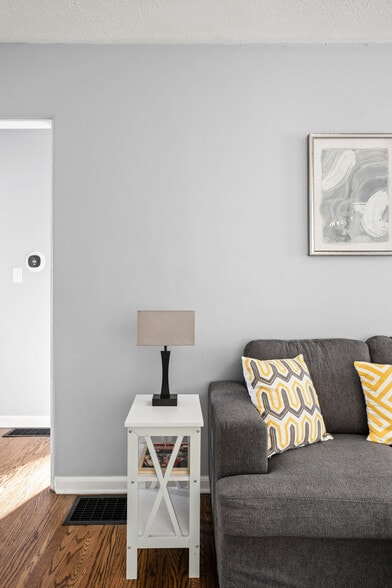 Building Photo - 2307 E 65th St