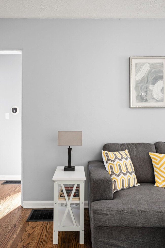 Building Photo - 2307 E 65th St