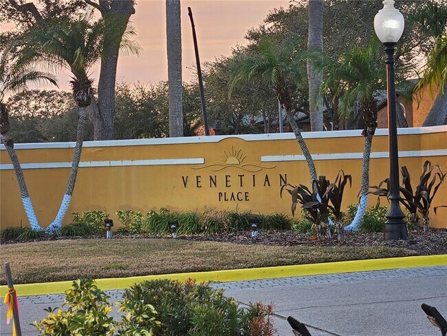 Building Photo - 4518 Commander Dr