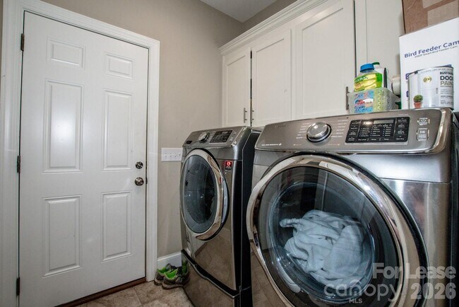 Building Photo - 111 River Birch Cir