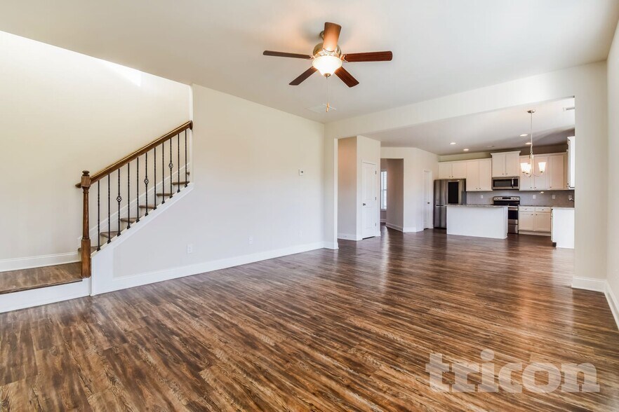 Building Photo - 4302 Bella View Dr
