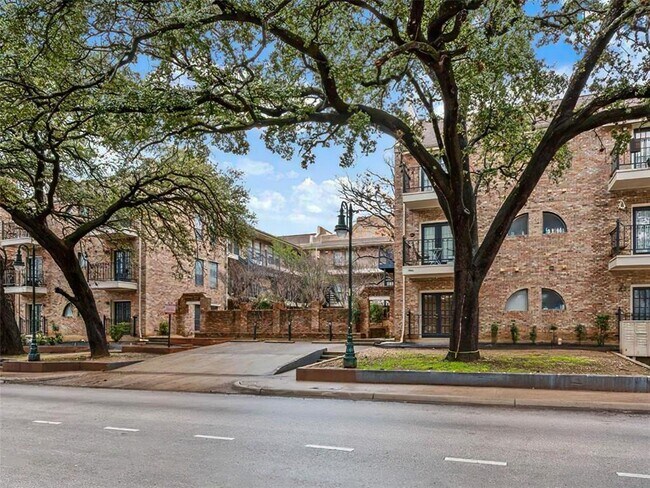Building Photo - 2801 Rio Grande St