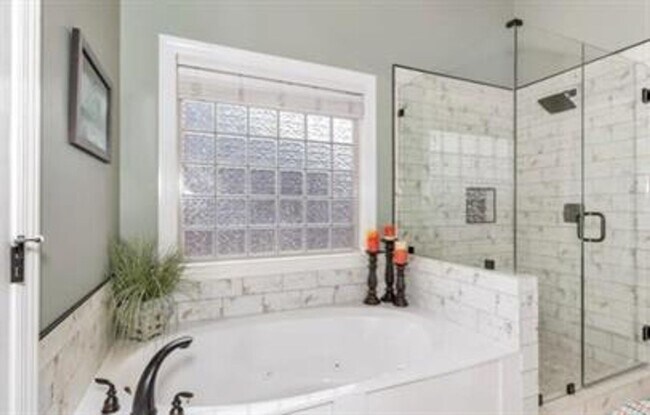 Building Photo - Coming Soon - Immaculate 4-BR Rental in Desirable Whitworth Farms! **FENCED YARD**