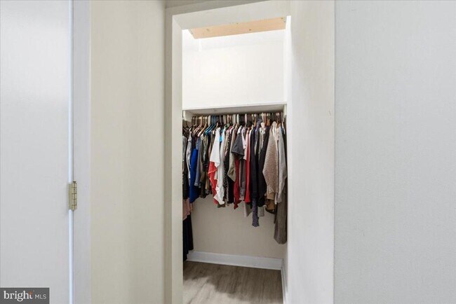 Building Photo - 1111 Arlington Blvd