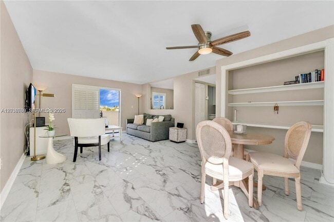 Building Photo - 1418 Collins Ave