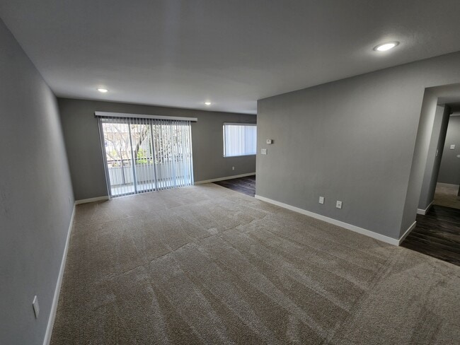 Building Photo - Midtown Apartments