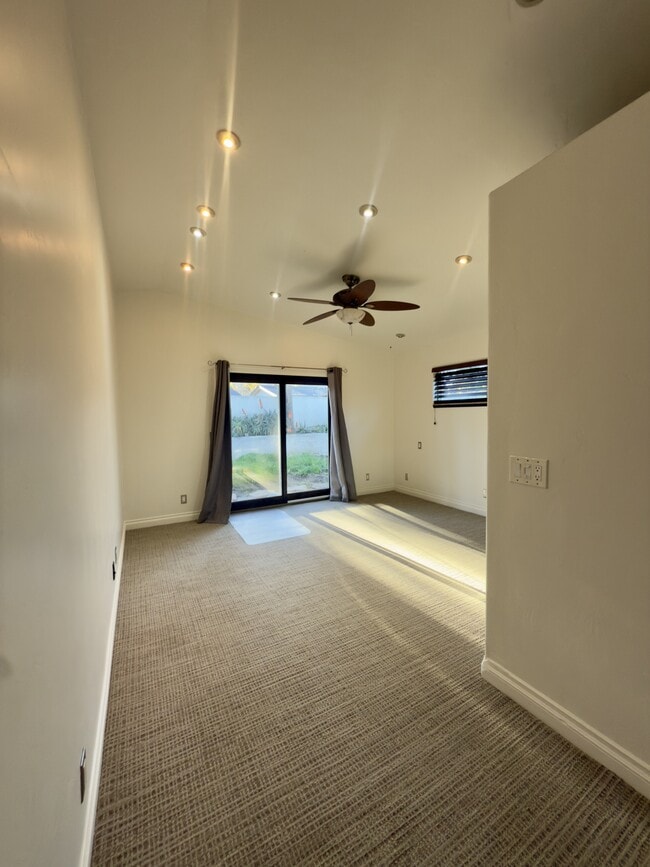 Building Photo - 1857 Vicente Dr