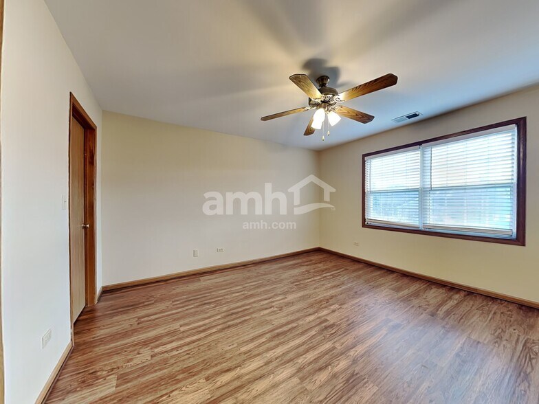 Building Photo - 4506 W Riverside Dr