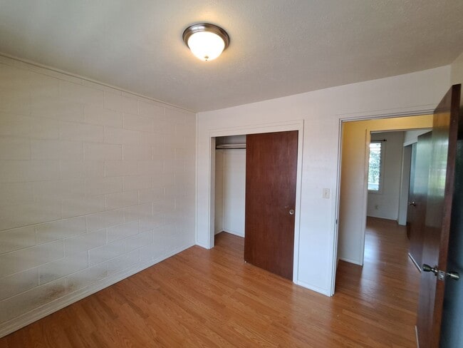 Building Photo - Kapiolani Villas
