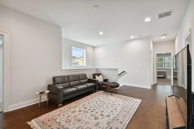 Building Photo - 5700 Interbay Blvd