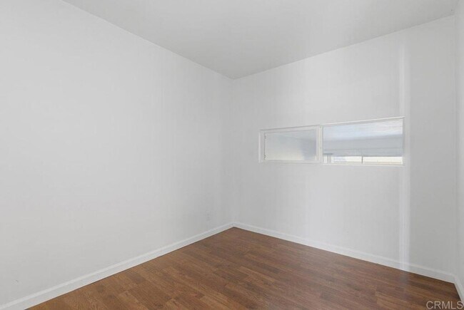 Building Photo - 2266 Grand Ave