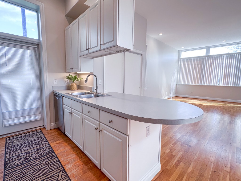 Building Photo - 334 Kilgour St