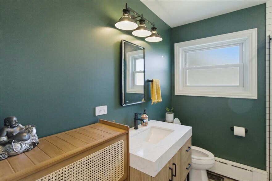 Building Photo - 3018 N Whipple St