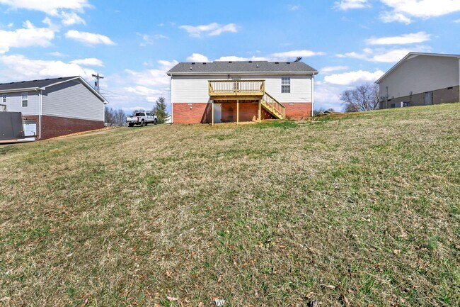 Building Photo - 1006 Bobcat Dr