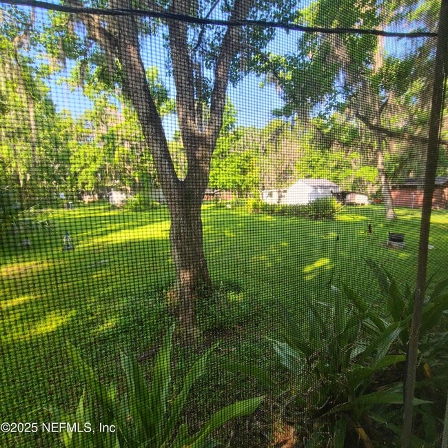 Building Photo - 1420 Lake Disston Dr