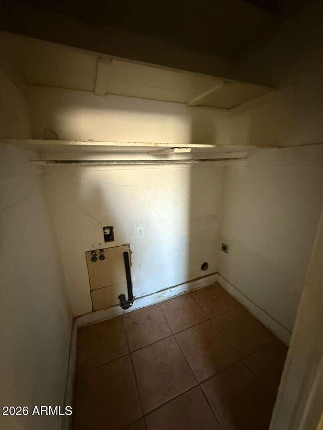 Building Photo - 716 11th St