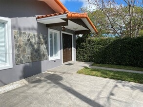 Building Photo - 3211 SW 27th St