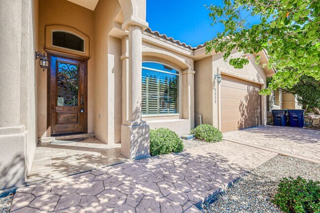 Building Photo - Westside area  (Completely Furnished) Beautiful 4 bed/3 baths