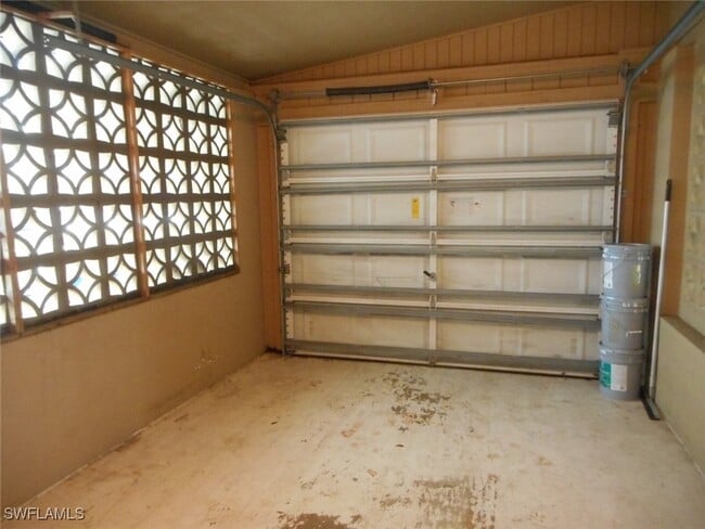 Building Photo - 2254 Chandler Ave