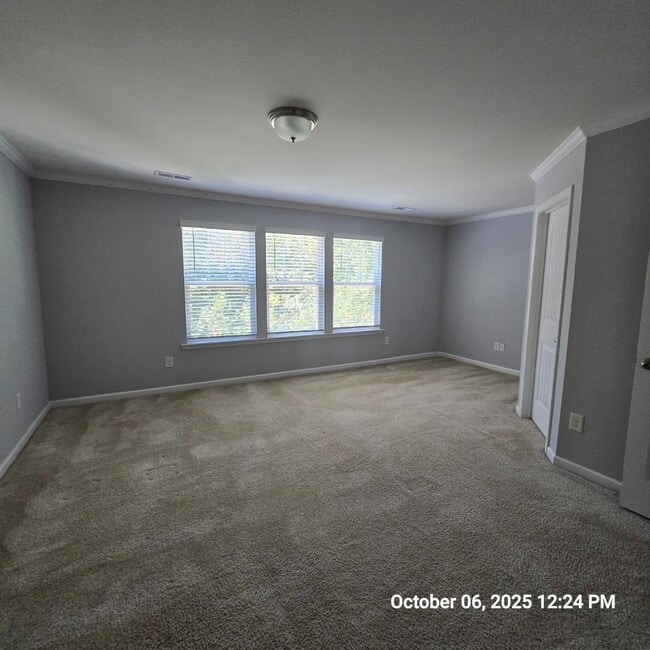 Building Photo - 190 Thornhill Dr