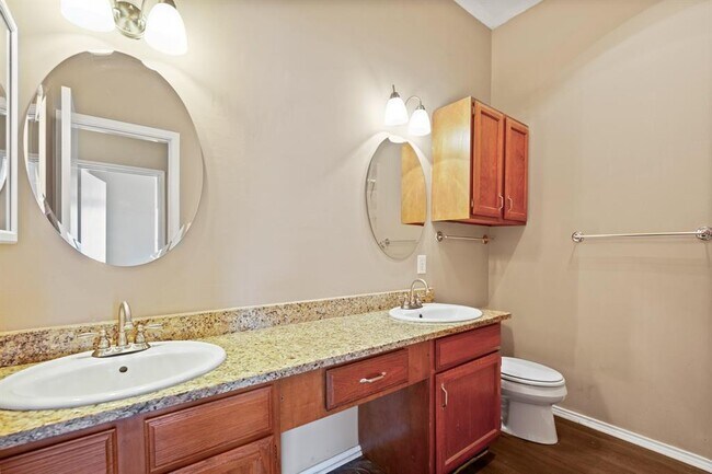 Building Photo - 2802 Nueces St