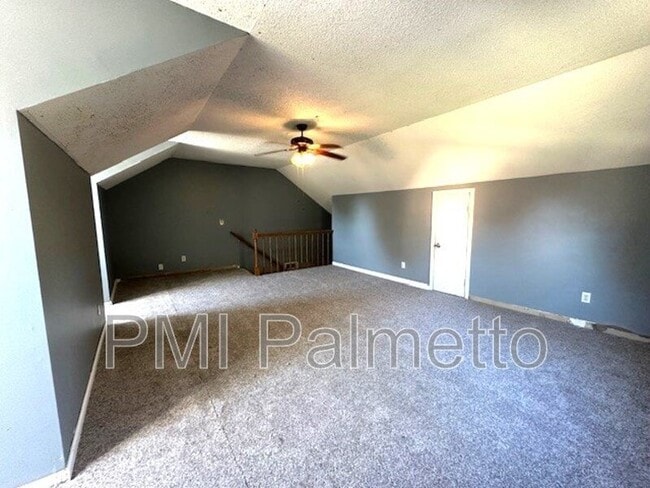 Building Photo - 105 Larkspur Ct