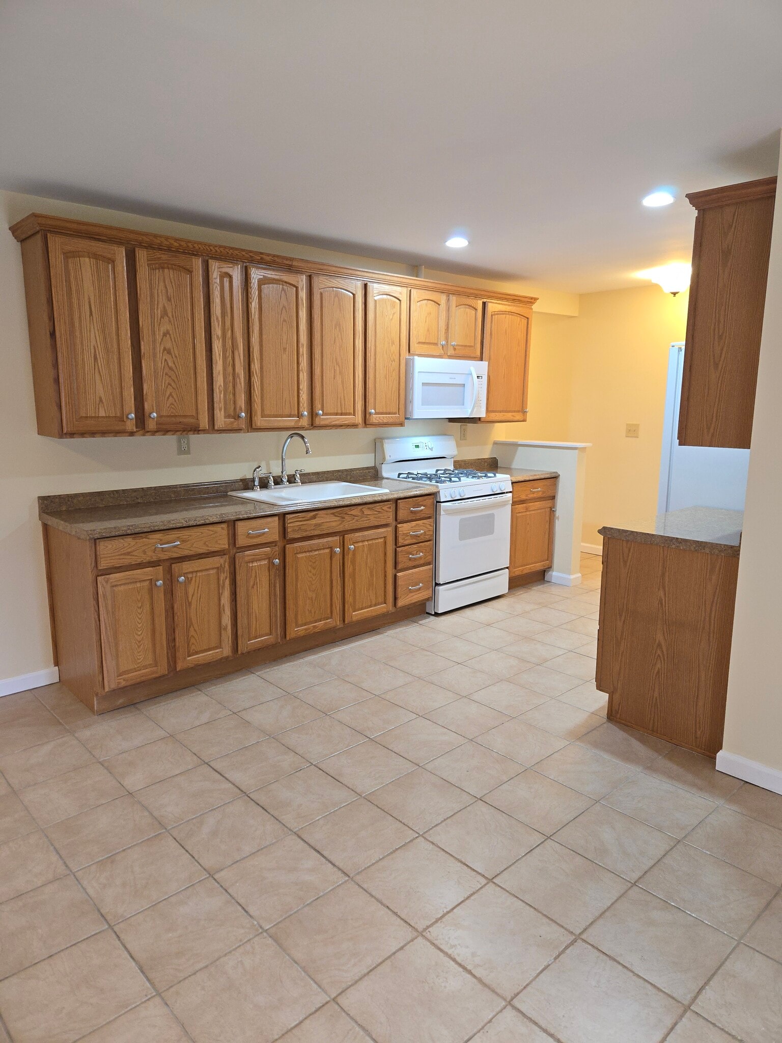 Building Photo - 7 Bedford Dr