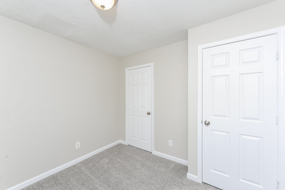 Building Photo - 4250 Viewpoint Ln