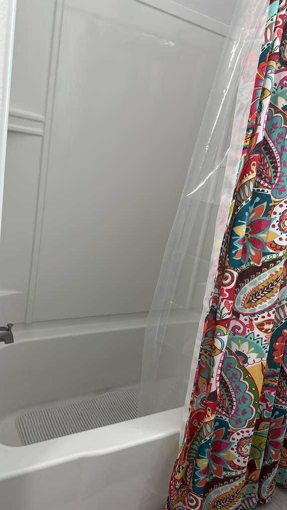 Building Photo - 226 Golden Fern Dr