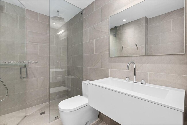 Building Photo - 6800 Indian Creek Dr