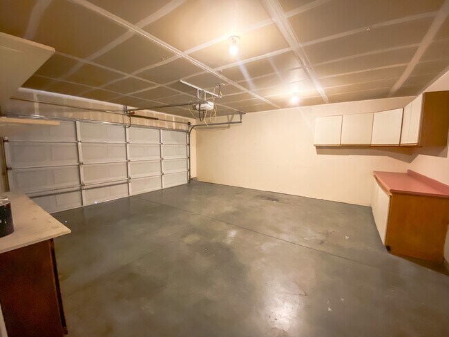 Building Photo - 3025 N Maple Grove Rd