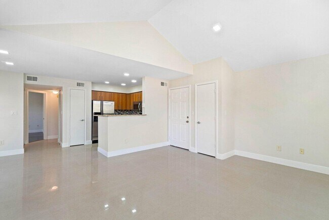 Building Photo - 1165 Crystal Way