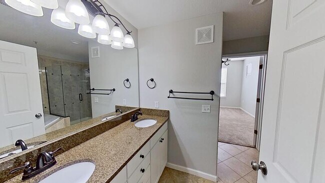 Building Photo - 1747 N Pearl St