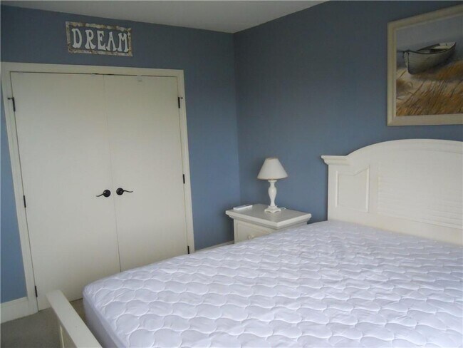 Building Photo - 1302 Capella S