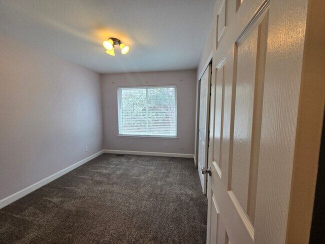 Building Photo - Charming 3BR House in Aurora