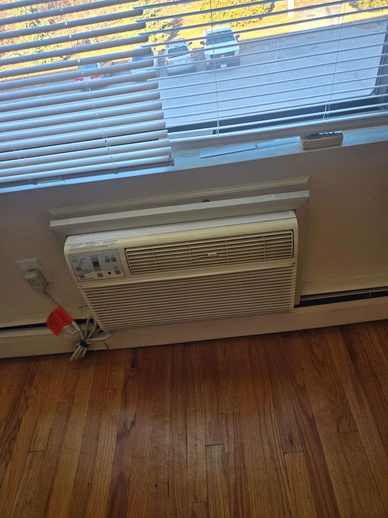 Building Photo - 90 Sutton St