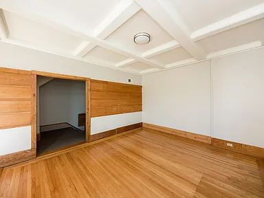 Building Photo - "Experience Vibrant San Francisco Living in This Spacious 4-Bedroom, 2-Bath Gem on Jones Street!"