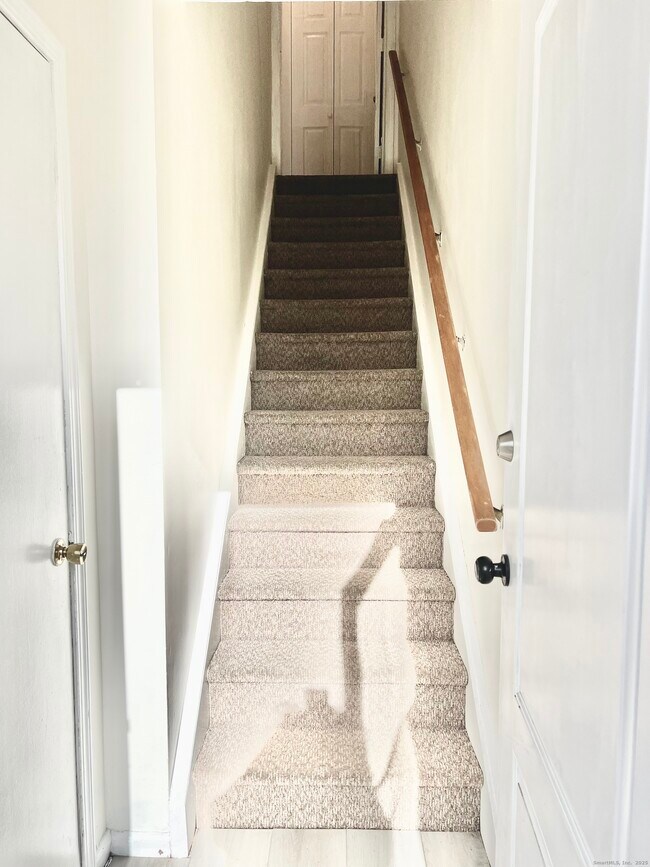 Building Photo - 515 Scott Rd