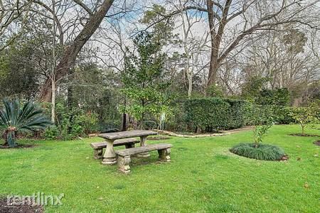 Building Photo - 2220-2238 S Piney Point Rd