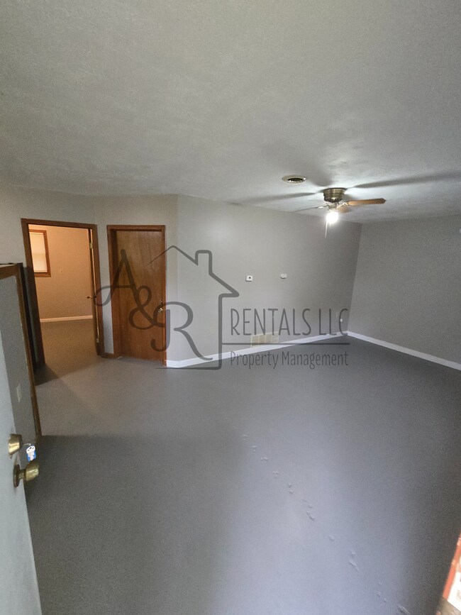 Building Photo - 215 W Forest St