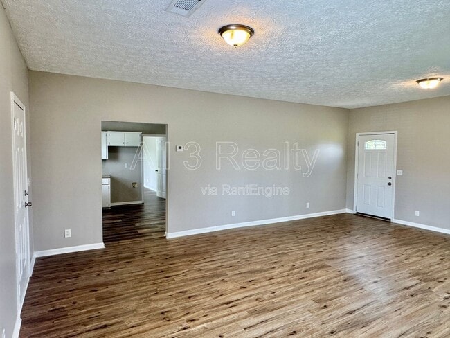 Building Photo - 1520 Hogan Rd