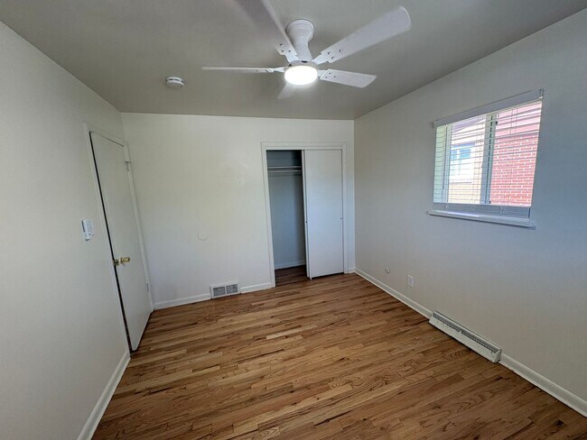 Building Photo - Newly Updated - Spacious 5 Bed 2 Bath Home