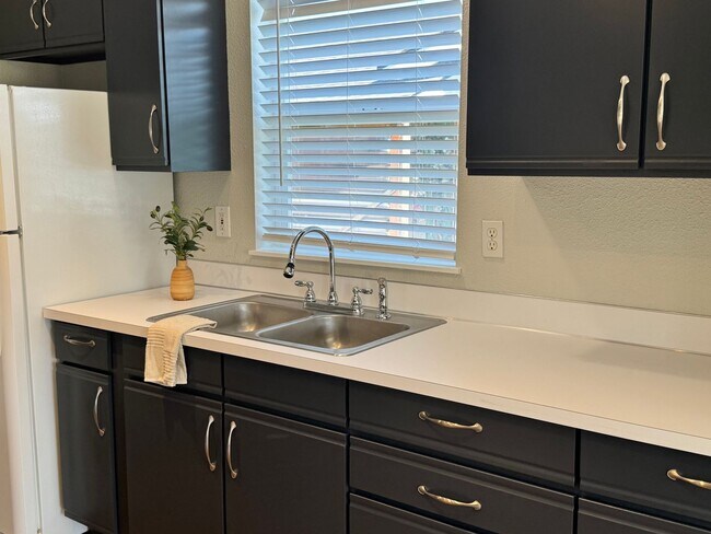 Building Photo - Just remodeled!! Mount Vernon 3 Bedroom House