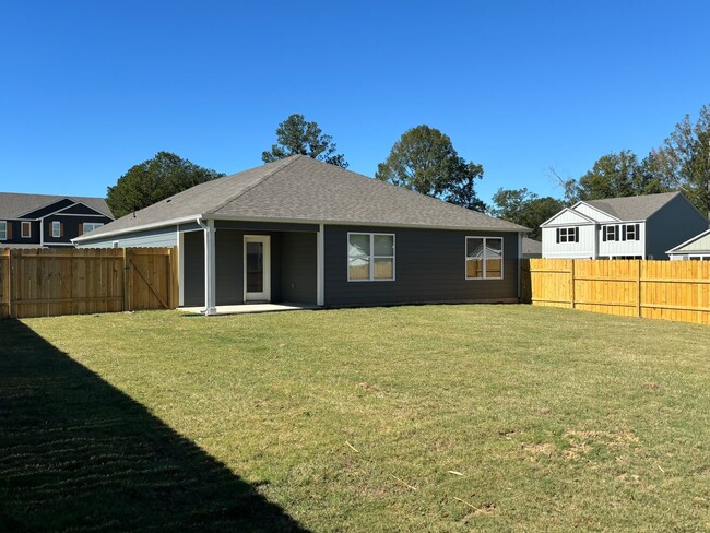 Building Photo - McCalla Trace Newly Constructed 4 BR/ 2 Ba...