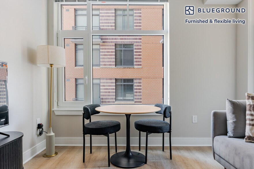 Building Photo - 4924 St Elmo Ave