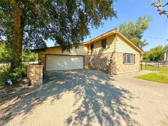 Building Photo - 11418 Cypress North Houston Rd