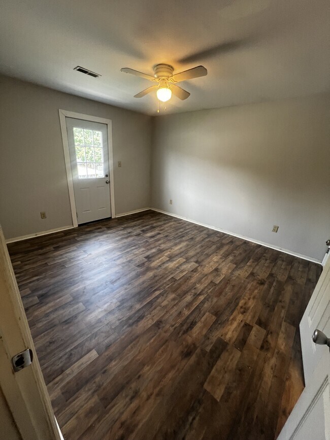 Building Photo - 8204 Willowbrook Cir SE