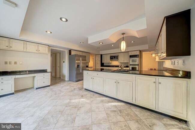 Building Photo - 6209 Stoneham Ln