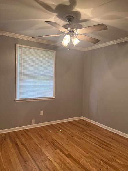 Building Photo - 354 Foxglove Dr